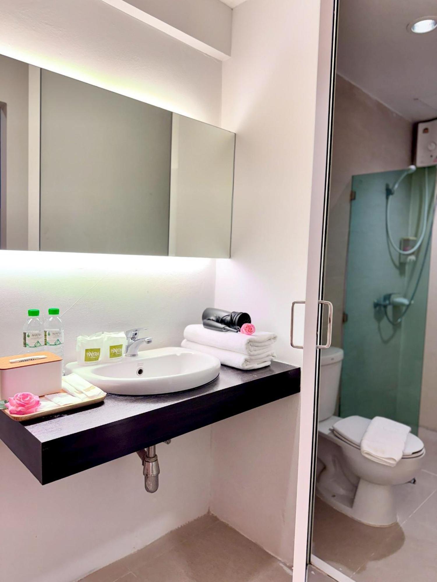 Nantra De Comfort Khách sạn 3*