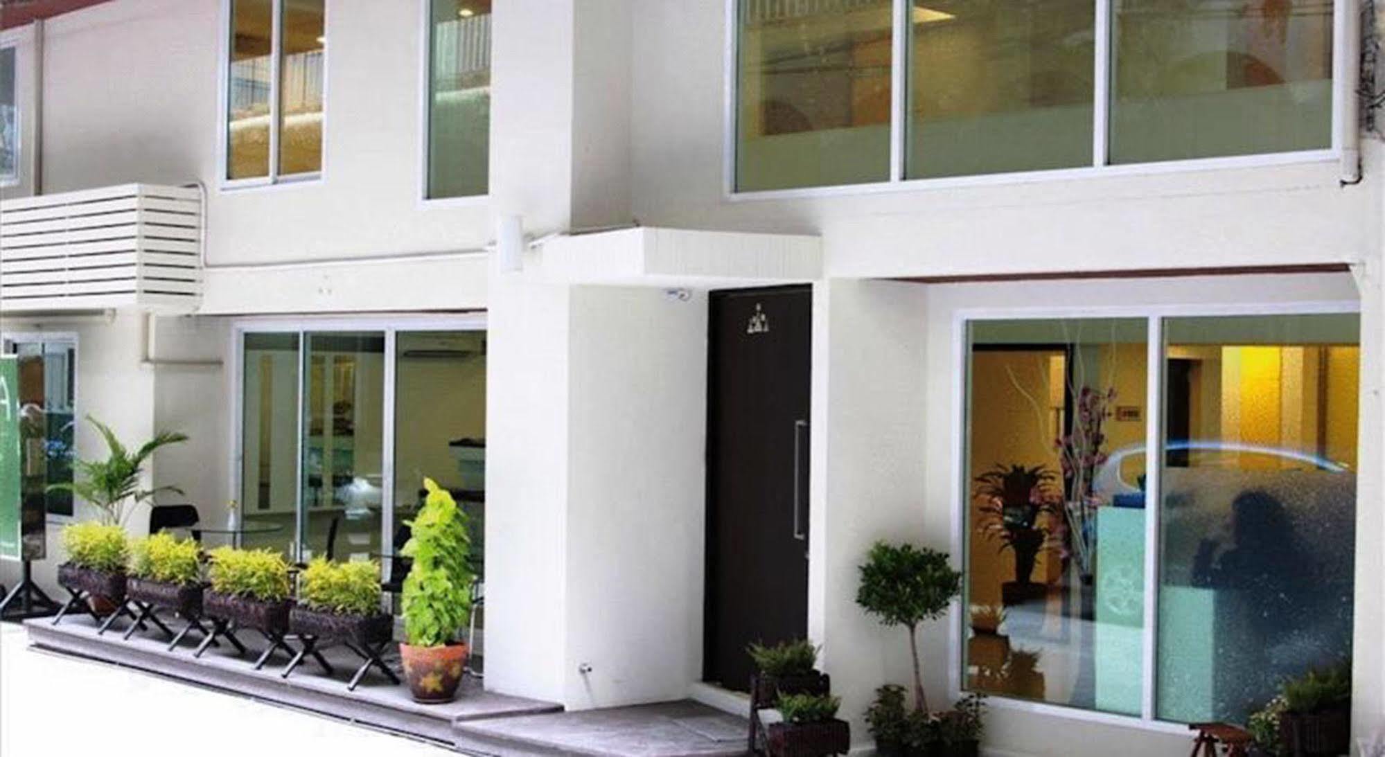Nantra De Comfort Khách sạn 3*